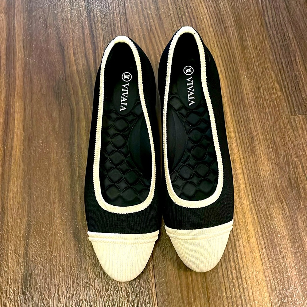 Vivaia Julie Black Beige Round Toe Chunky Heels Size 37 US 6.5